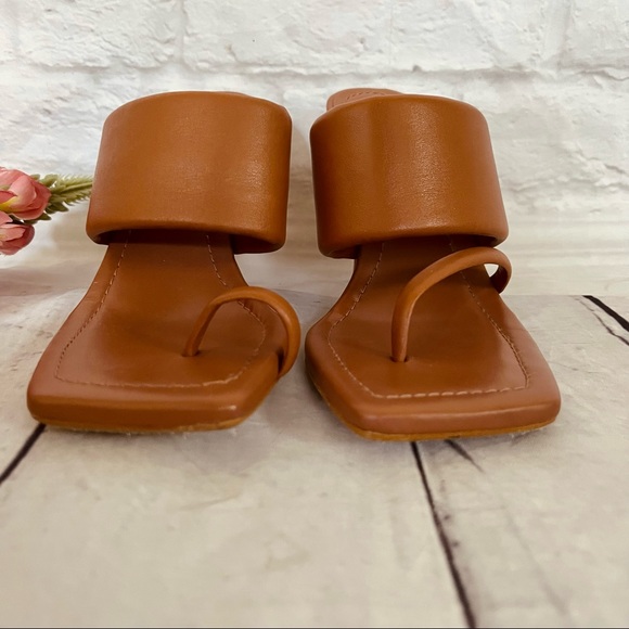 Zara Leather Heels - Picture 5 of 11